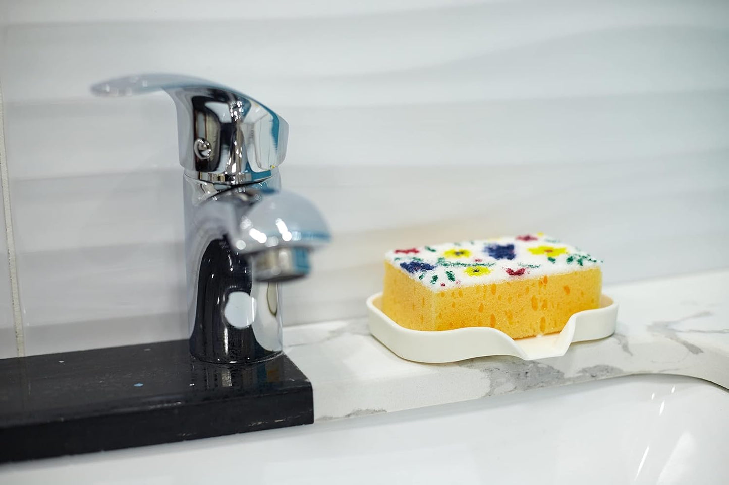 2 Pcs White Silicone Self Draining Rectangular Soap Dishes - Waterfall Soap Trays - Soap Dishes for Bar Soap - Soap Boxes - Soap Case - Soap Container - Soap Pads - Kitchen Sink - Shower - Bathroom !