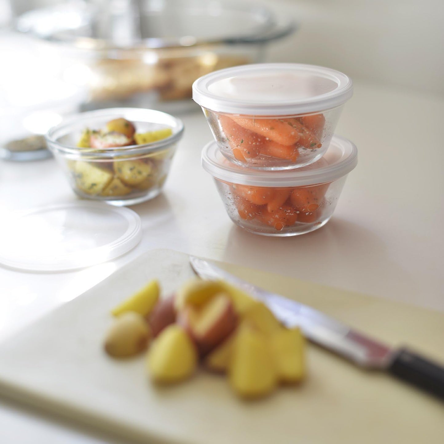 Anchor Hocking Glass Ramekins, 6 Ounce Glass Custard Cups with Lids, Set of 4