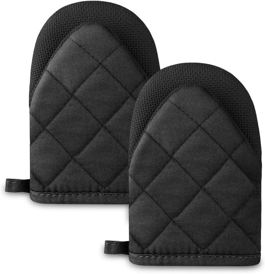 AUAUY Mini Oven Mitts, 2 Count Small Oven Mitt 220℃/428°F Heat Resistant with Non-Slip Surface and Hanging Loop Mits, Kitchen Mittens Oven Mitts, Kitchen Gloves for Oven, Baking and Grilling