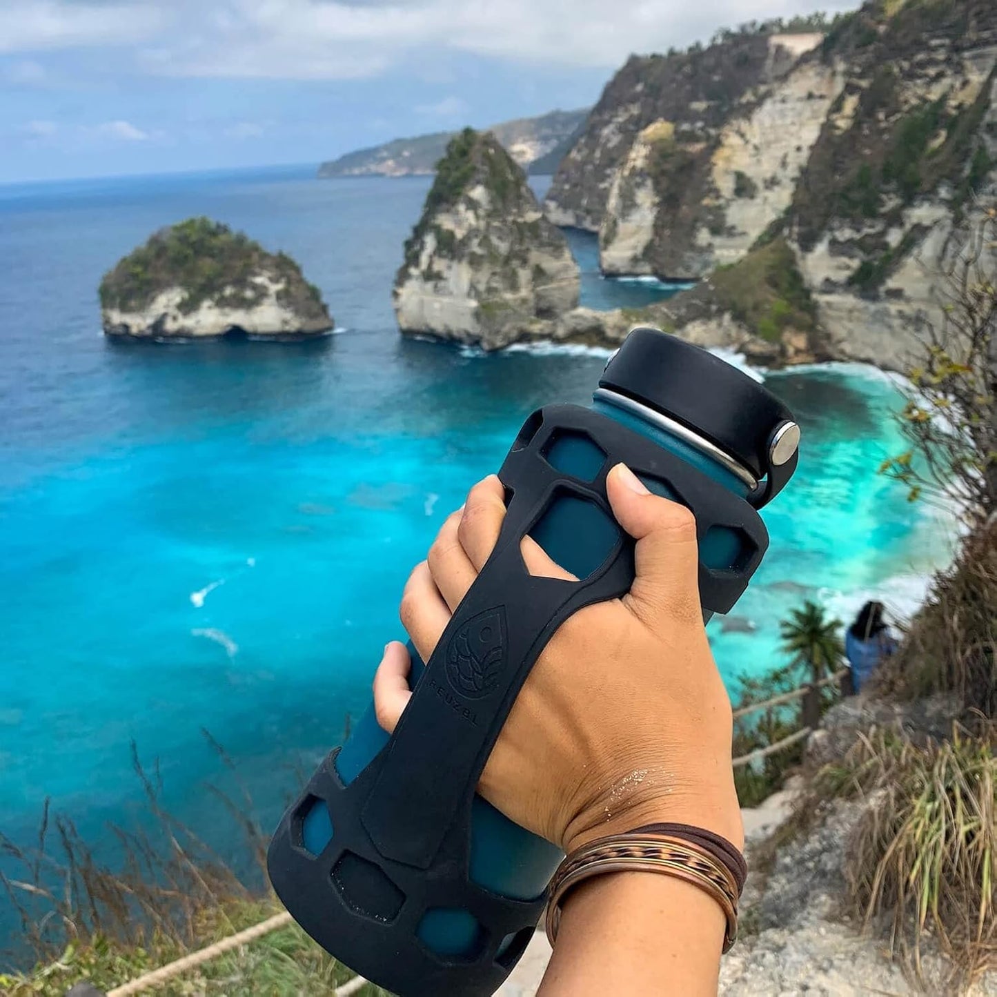 REUZBL Silicone Boot Sleeve Protector with Handle – Compatible with Hydro Flask 40oz, 32oz, 24oz, 21oz – Protective Bottle Bumper for Stainless Steel Water Bottles