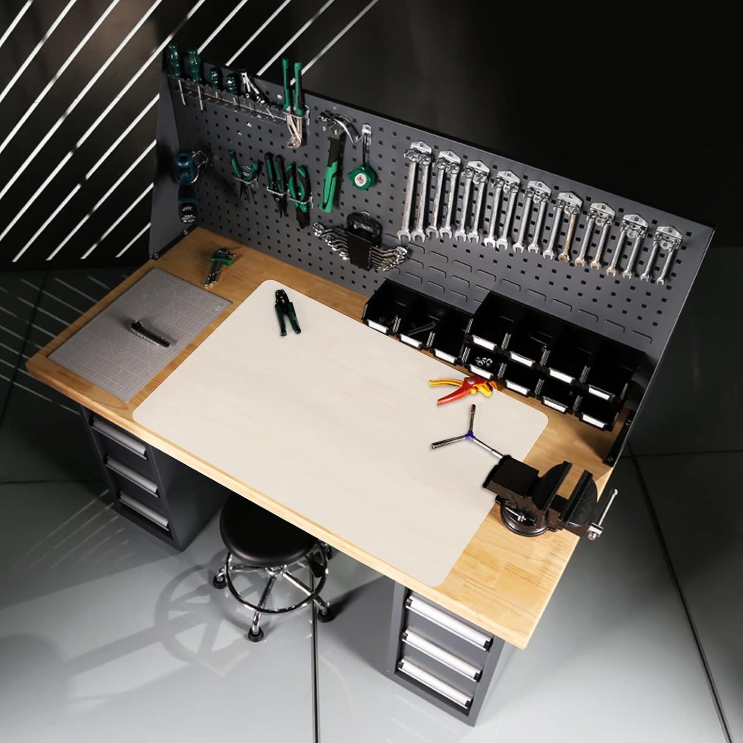 Ewen 35.6x23.5in 2mm Silicone Mats for Kitchen Counter, Thick Heat Resistant Silicone Mat, Extra Large Non-Stick Pastry Mat Glass Top Stove Cover Countertop Protector for Baking Coffee Bar Translucent