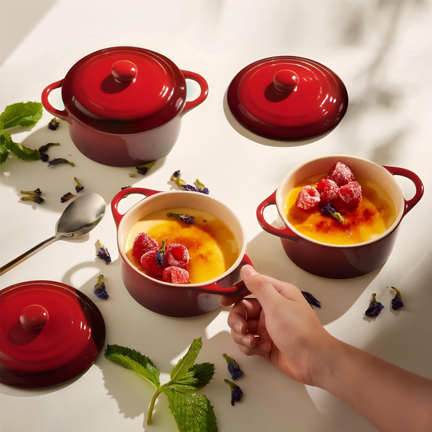 Kook Ceramic Mini Cocotte Set, Small Casserole Dishes with Lids and Handles, Individual Baking Ramekins, Oven, Microwave & Dishwasher Safe, Stoneware, 12 oz, Set of 4 (Crimson Ombre)