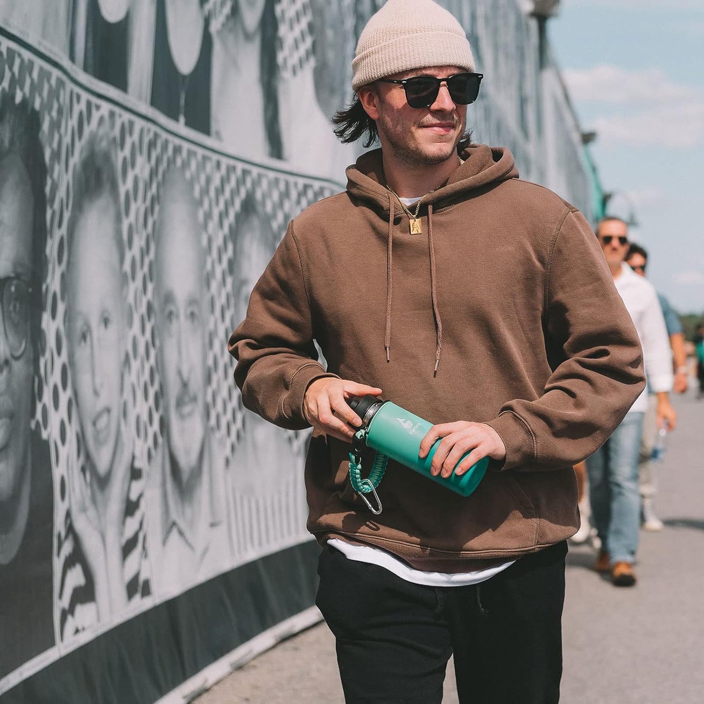 Farsea Insulated Water Bottle With Paracord Handle, Protective Silicone Boot and 2 Lids (Straw Lid & Spout Lid), Stainless Steel Water Bottle Wide Mouth, Double Wall Sweat-Proof BPA-Free, 24 oz