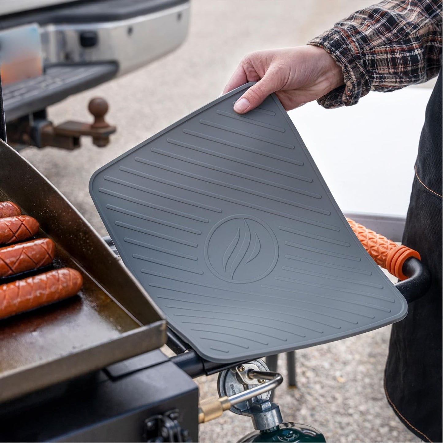 Blackstone 4222 Silicone Large Griddle Spatula Mat, Serving Spoon Drip Pad & Grill Utensil Holder for Kitchen, Stovetop, Cooking & Countertop-Heat Resistant, Non Slip, Heavy Duty (9.25" x 12.2")